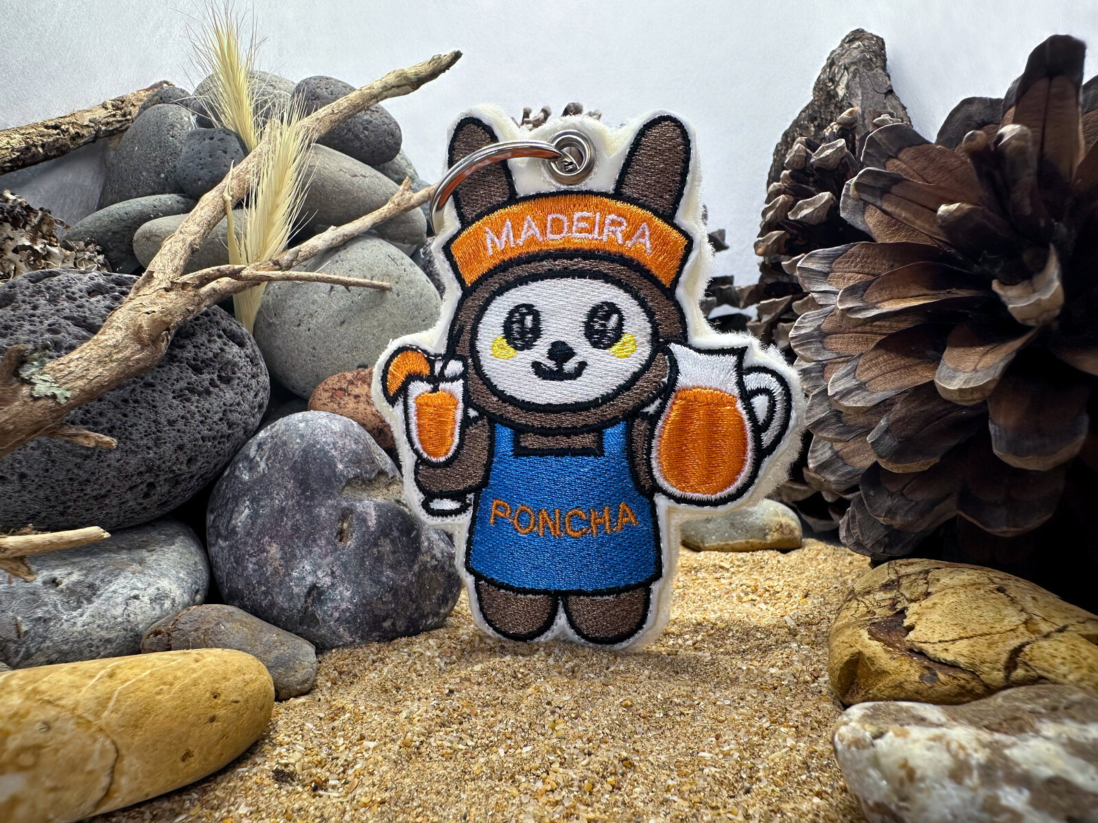 Madeirinho Poncha, avental e caneca da bebida tradicional da Madeira